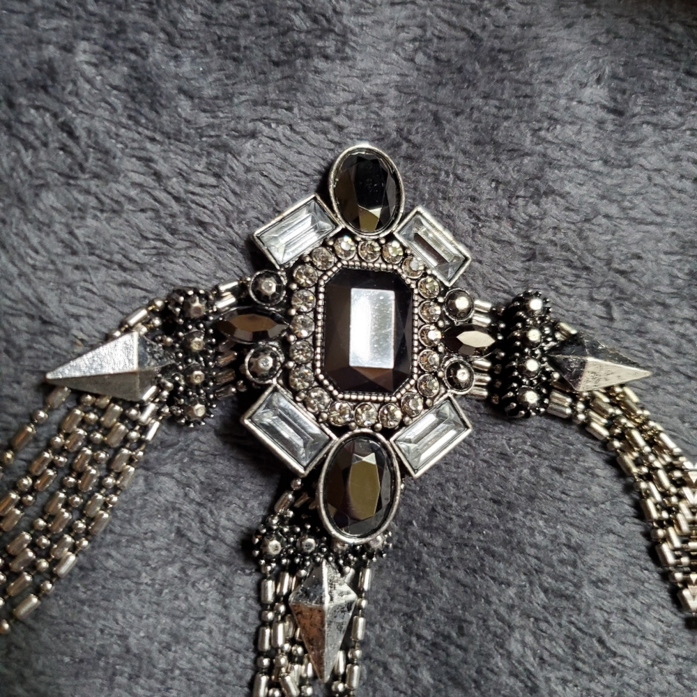 Torrid finger loop bracelet